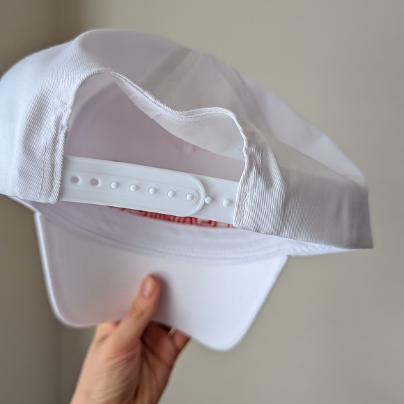 New Men's Calgary Flames White Cap - Picture 4 of 6